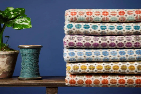 blankets-&-throws